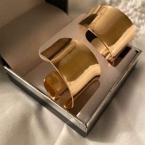 18k gold plated huggie earrings NWT